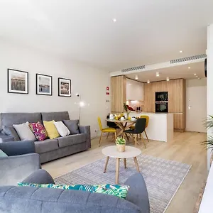 Modern & Stylish In Av. Da Liberdade By Lovelystay Lisboa